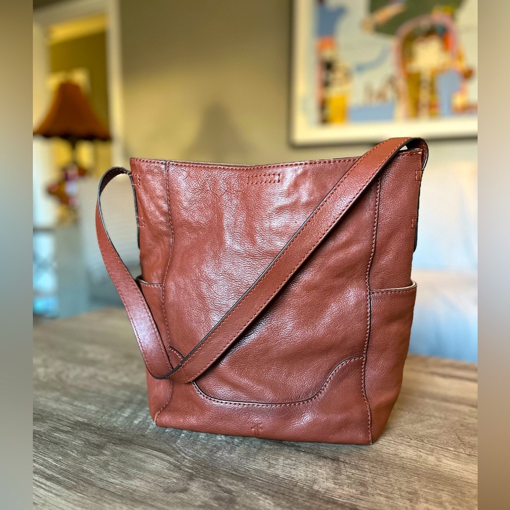 FRYE LEATHER HOBO Side Pockets Shoulder Bag - Gently Used - Great Bag!